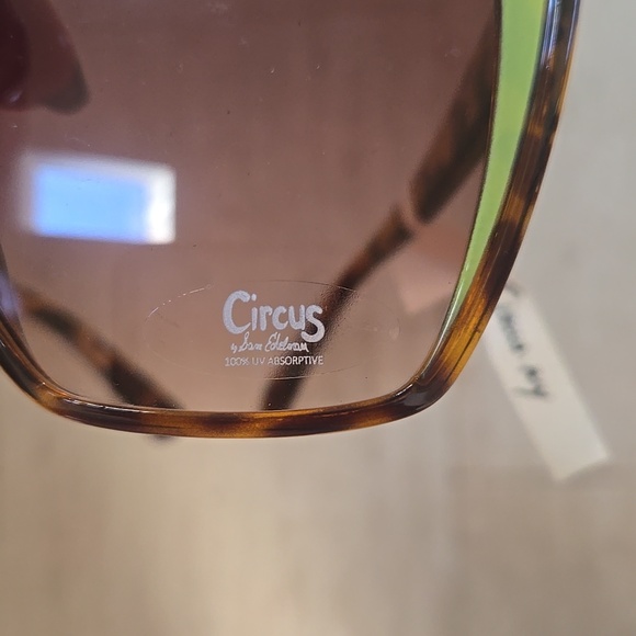 New Circus by Sam Edelman Oversized Brown Tortoise Cat Eye Sunglasses - Picture 4 of 9